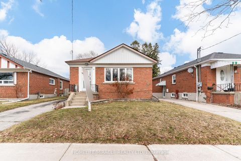 Photo 1 at 30 Yorkshire Road, Ionview, Toronto