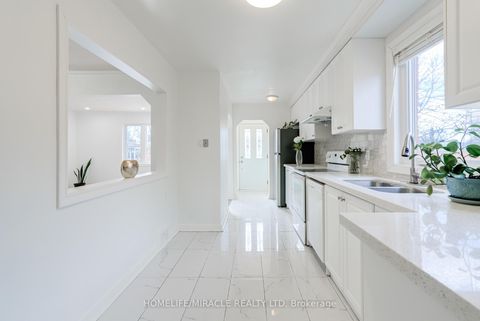 Photo 14 at 30 Yorkshire Road, Ionview, Toronto