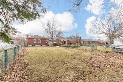 Photo 36 at 30 Yorkshire Road, Ionview, Toronto