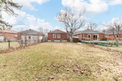 Photo 37 at 30 Yorkshire Road, Ionview, Toronto