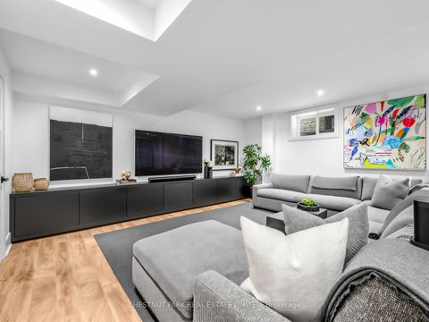 Photo 30 at 35 Castle Frank Road, Moore Park, Toronto