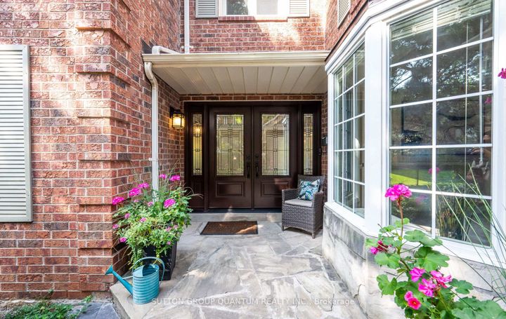 Photo 2 at 4008 Powderhorn Court, Erin Mills, Mississauga