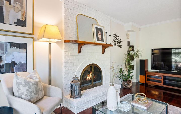 Photo 9 at 4008 Powderhorn Court, Erin Mills, Mississauga