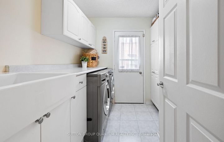 Photo 13 at 4008 Powderhorn Court, Erin Mills, Mississauga