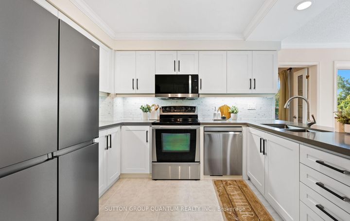 Photo 15 at 4008 Powderhorn Court, Erin Mills, Mississauga