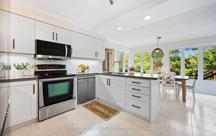 Photo 16 at 4008 Powderhorn Court, Erin Mills, Mississauga