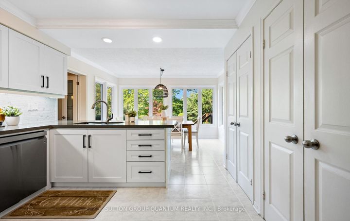 Photo 17 at 4008 Powderhorn Court, Erin Mills, Mississauga