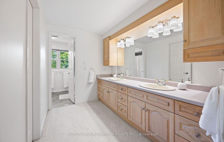 Photo 21 at 4008 Powderhorn Court, Erin Mills, Mississauga