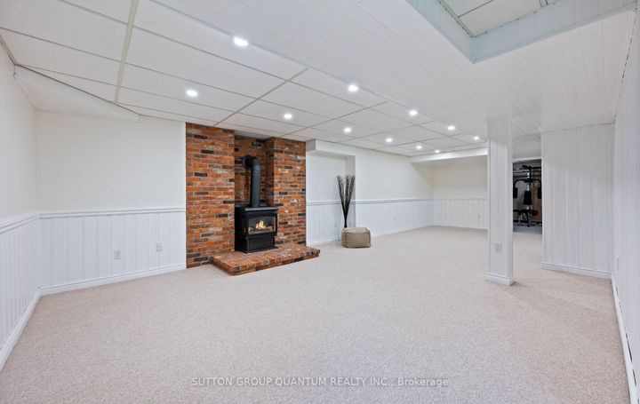 Photo 32 at 4008 Powderhorn Court, Erin Mills, Mississauga