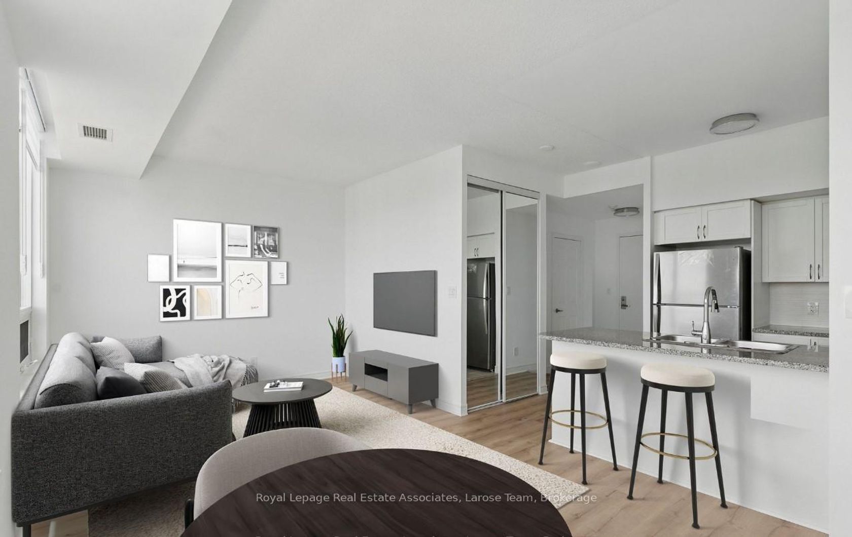 3701 - 208 Enfield Place, City Centre, Mississauga by Loree Meneguzzi Real Estate 3701 - 208 Enfield Place, City Centre, Mississauga