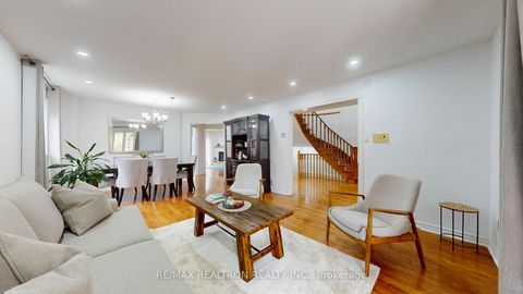 Photo 2 at 8 Muster Court, Buttonville, Markham