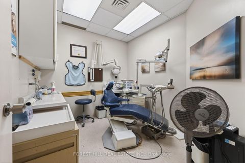 Photo 5 at 702 - 600 Sherbourne Street, North St. James Town, Toronto