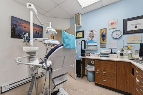 Photo 10 at 702 - 600 Sherbourne Street, North St. James Town, Toronto