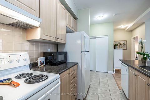 Photo 3 at 319 - 1415 Lawrence Avenue W, Amesbury, Toronto