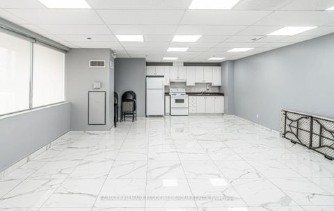 Photo 9 at 319 - 1415 Lawrence Avenue W, Amesbury, Toronto