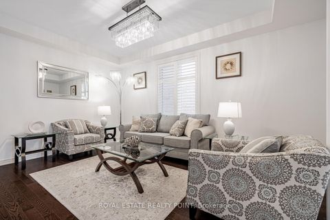 Photo 4 at 44 Headwind Boulevard, Vellore Village, Vaughan