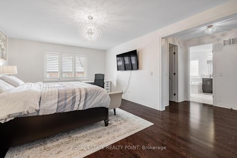 Photo 22 at 44 Headwind Boulevard, Vellore Village, Vaughan