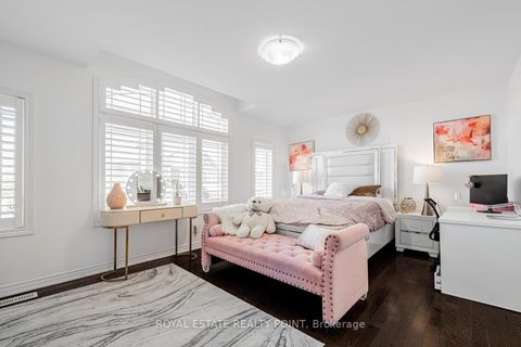 Photo 25 at 44 Headwind Boulevard, Vellore Village, Vaughan