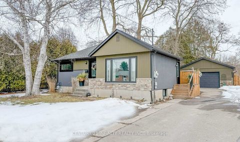 Photo 3 at 373 Grandview Street S, Donevan, Oshawa