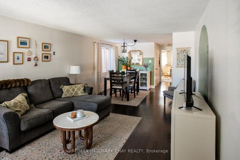 Photo 2 at 35 Geddes Crescent, Northwest, Barrie