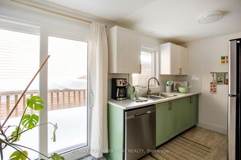 Photo 7 at 35 Geddes Crescent, Northwest, Barrie