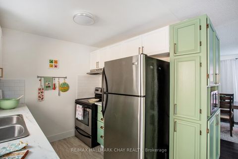 Photo 10 at 35 Geddes Crescent, Northwest, Barrie