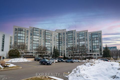 Photo 2 at 404 - 30 Harding Boulevard W, North Richvale, Richmond Hill