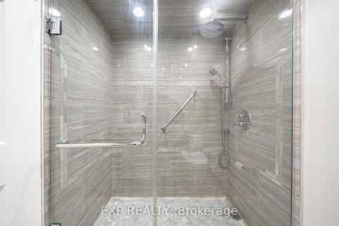 Photo 10 at 404 - 30 Harding Boulevard W, North Richvale, Richmond Hill