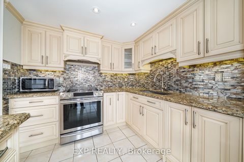 Photo 14 at 404 - 30 Harding Boulevard W, North Richvale, Richmond Hill