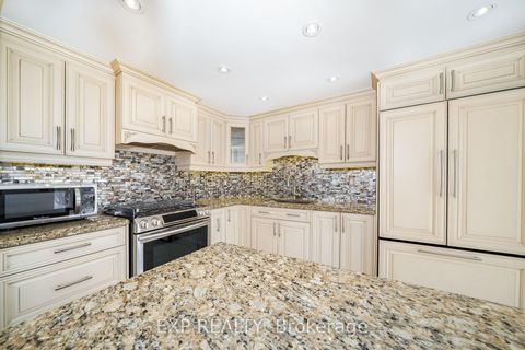 Photo 17 at 404 - 30 Harding Boulevard W, North Richvale, Richmond Hill