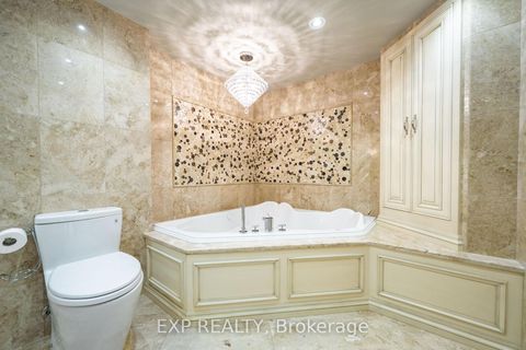 Photo 18 at 404 - 30 Harding Boulevard W, North Richvale, Richmond Hill