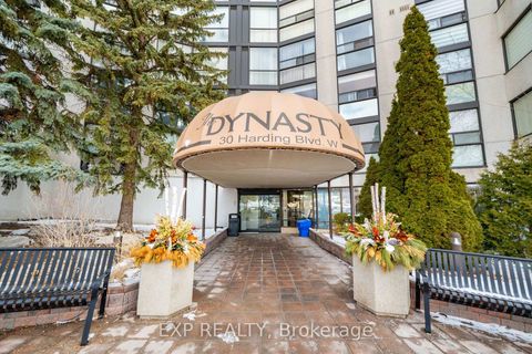 Photo 38 at 404 - 30 Harding Boulevard W, North Richvale, Richmond Hill