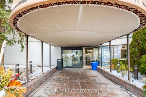 Photo 39 at 404 - 30 Harding Boulevard W, North Richvale, Richmond Hill