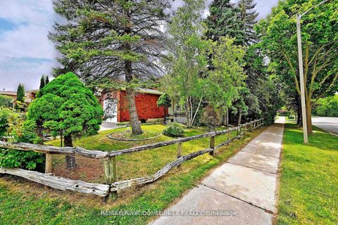 Photo 2 at 348 Brownridge Drive, Brownridge, Vaughan