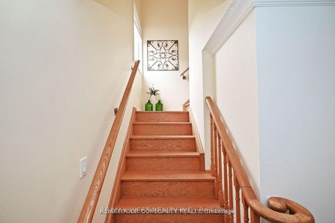 Photo 17 at 348 Brownridge Drive, Brownridge, Vaughan