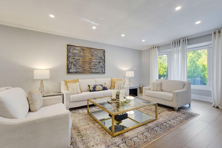 Photo 3 at 807 Indian Road, Lorne Park, Mississauga