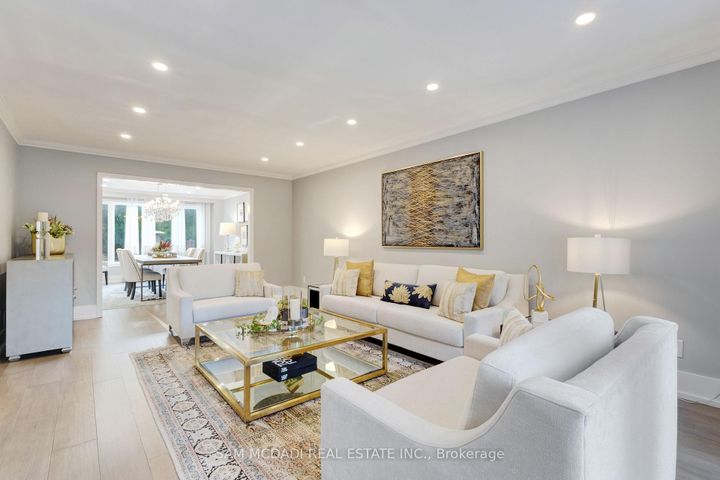 Photo 4 at 807 Indian Road, Lorne Park, Mississauga