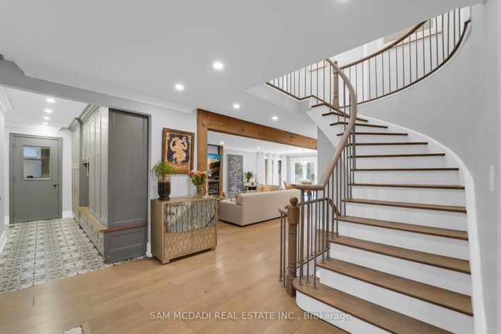 Photo 17 at 807 Indian Road, Lorne Park, Mississauga