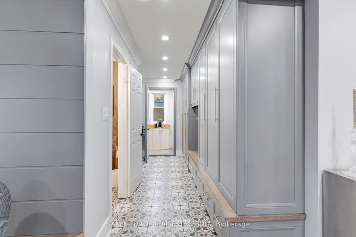 Photo 18 at 807 Indian Road, Lorne Park, Mississauga