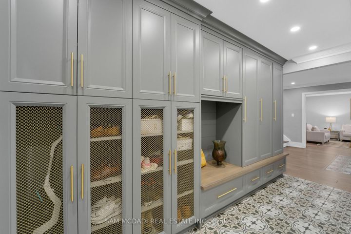 Photo 20 at 807 Indian Road, Lorne Park, Mississauga