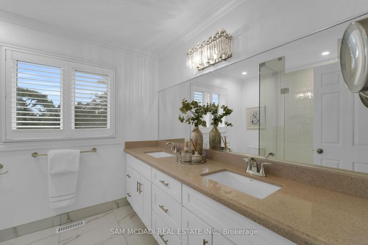 Photo 24 at 807 Indian Road, Lorne Park, Mississauga