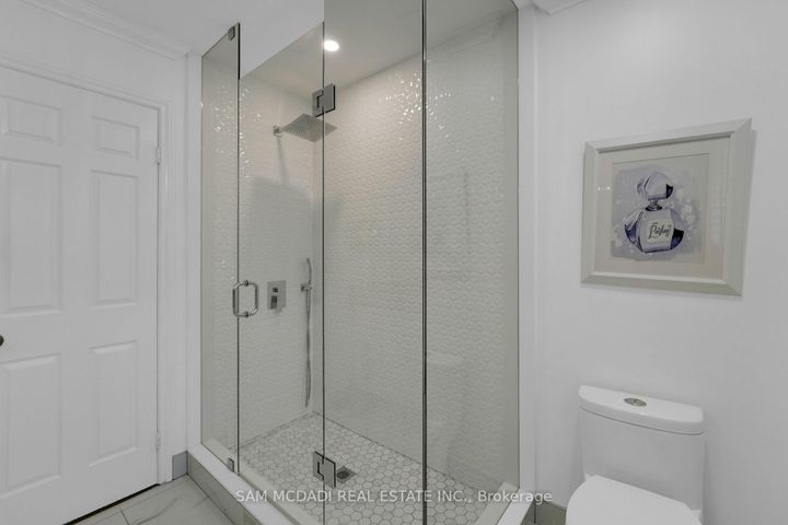 Photo 25 at 807 Indian Road, Lorne Park, Mississauga