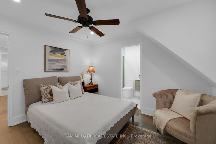 Photo 26 at 807 Indian Road, Lorne Park, Mississauga