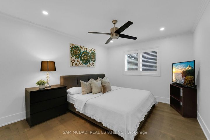 Photo 28 at 807 Indian Road, Lorne Park, Mississauga