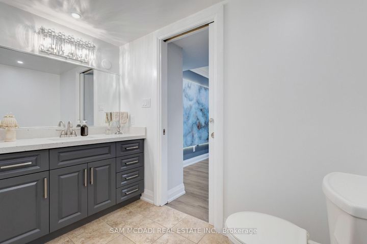 Photo 38 at 807 Indian Road, Lorne Park, Mississauga