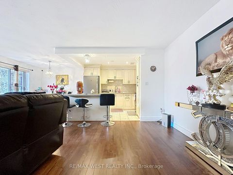 Photo 5 at 206 - 800 Kennedy Road, Ionview, Toronto