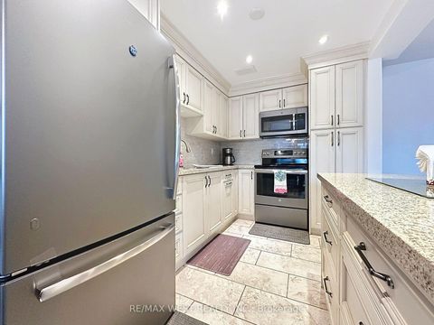 Photo 7 at 206 - 800 Kennedy Road, Ionview, Toronto