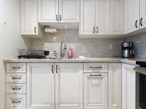 Photo 8 at 206 - 800 Kennedy Road, Ionview, Toronto