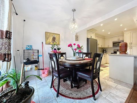 Photo 12 at 206 - 800 Kennedy Road, Ionview, Toronto