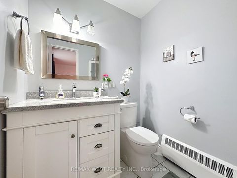 Photo 15 at 206 - 800 Kennedy Road, Ionview, Toronto